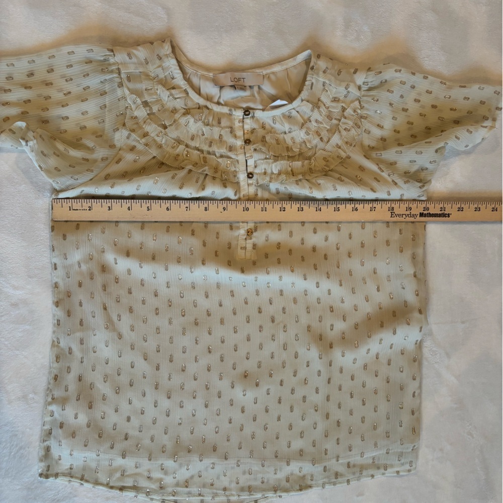 New LOFT Blouse Ivory Ruffle Detail Top Short Sleeve Boho Size S - Picture 4 of 7